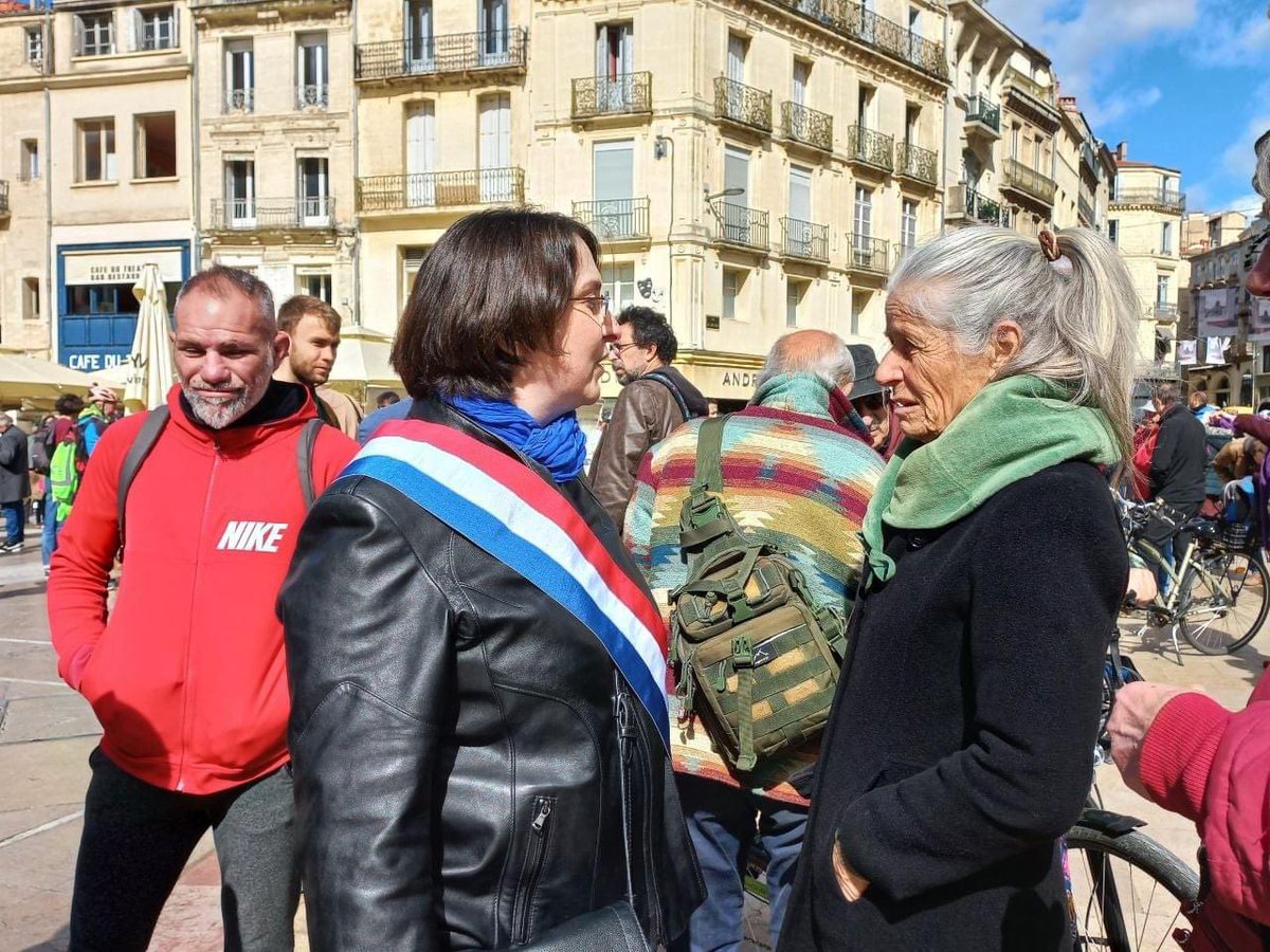 MRessiguier's tweet photo. 🛑🍀#MarchePourLeClimat aujourd'hui à #Montpellier, de la #PlaceDeLaComédie jusqu'au Parc Montcalm pour rejoindre le Village des luttes et alternatives locales.
#Changeonslesystemepasleclimat
#pasdeplaneteb https://t.co/Gurr42e5QU