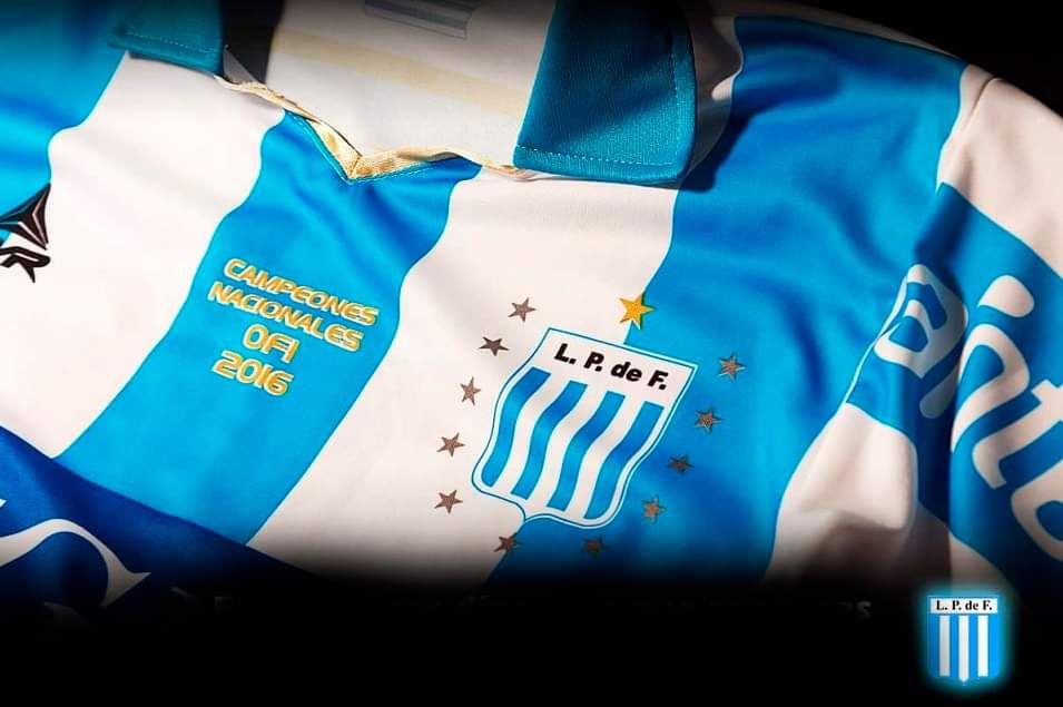 PalmiraSeleccio's tweet photo. Hoy se festejan 6️⃣ años 🎊🎉

🏆 Campeones Nacionales 🏆 @OFIUruguay 2️⃣0️⃣1️⃣6️⃣ 

¡Para siempre! ⭐

#FutbolGarrayCorazon 💙🤍💙 https://t.co/l2iuZK04Kq