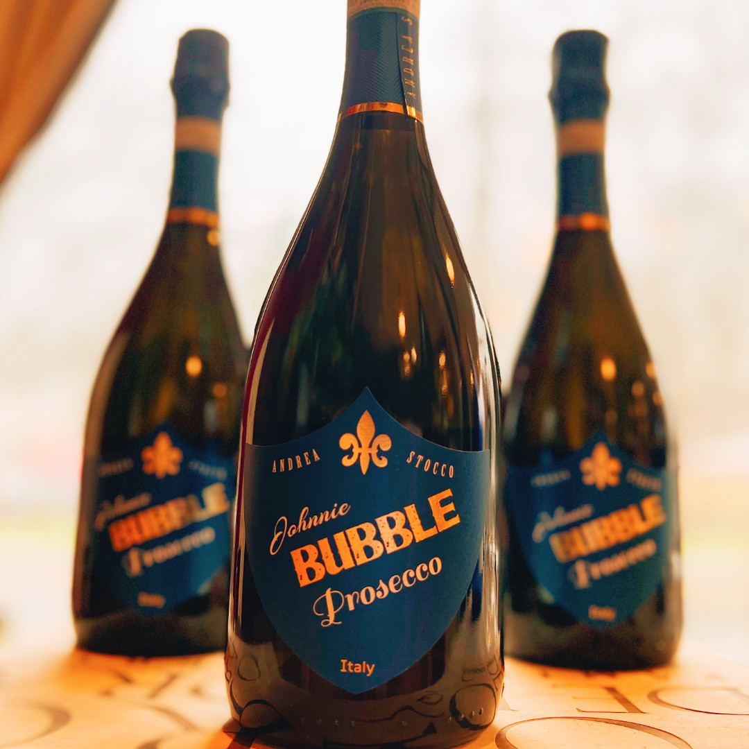 StoneGateWines's tweet photo. Just in Johnnie Bubble! Enjoy your Saturday with this light refreshing prosecco! #sparklingwines #bubbles #prosecco #stonegatewines https://t.co/TxYio0DmIg