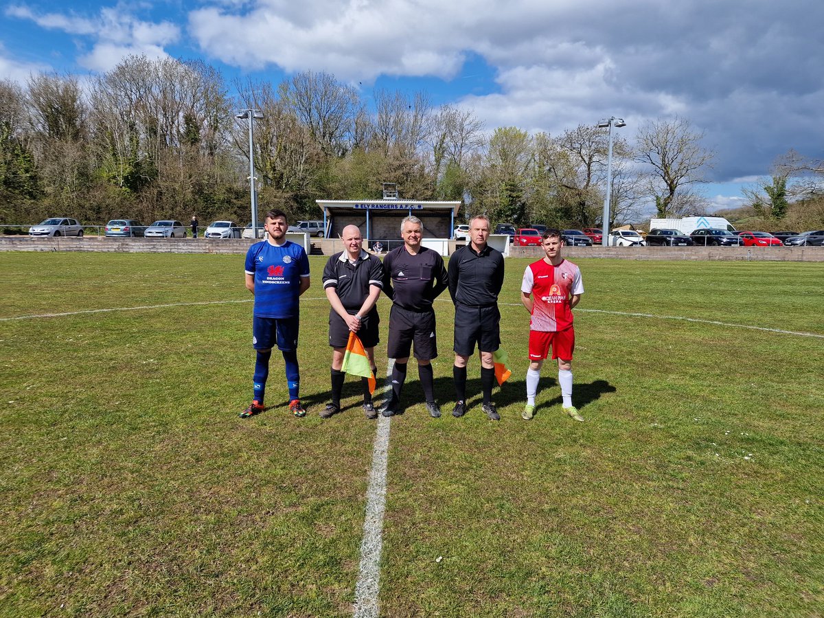 SouthWalesFA's tweet image. Close to ko here at station Road! @BridgendReferee @CardiffReferees