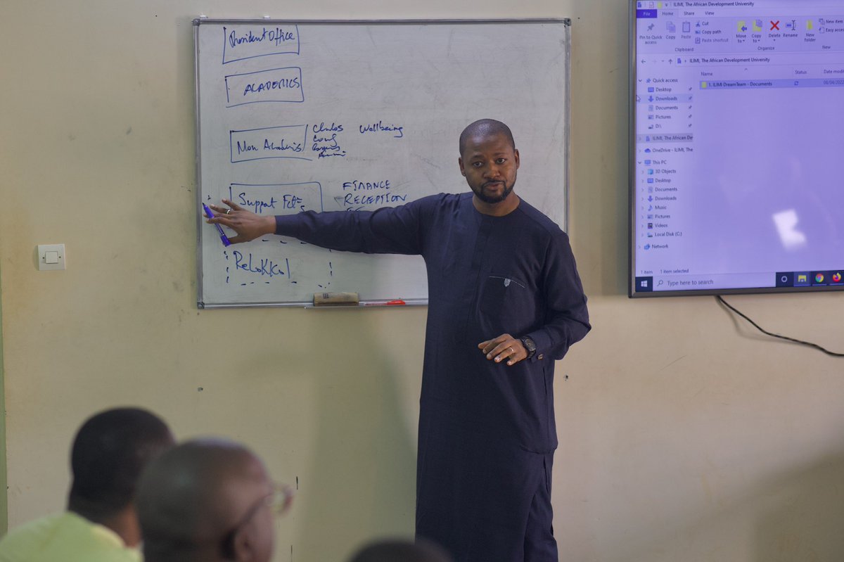 ADULeads's tweet image. Rouffahi Koabo @rouffahi a tenu une superbe session de formation avec le staff d'A.D.U. !

En effet, le CEO de L'incubateur CIPMEN a expliqué et montré à quel point One Drive peut être un outil très important pour booster la productivité de la Dream Team d’A.D.U. .

#ADU #CIPMEN