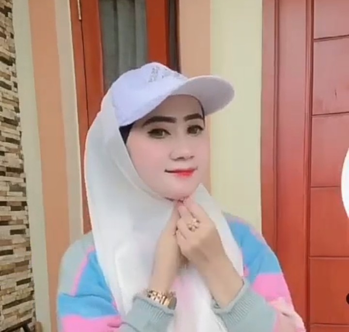 cacaxx_'s tweet photo. Nemuin pashmina nyatu sama topi lucu bngtt bestii😍g ribet"yg mau pakai topi tinggal pakai ini simpel dong🥰 🛒belinya disini ⤵️

https://t.co/3MFa6nuy9S

#ShopeeFoodDay #IkatanCintaEp679 #SahurnyaPesbukers05 #dewipersik #MahasiswaBergerak https://t.co/fVa0DUB87k