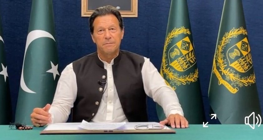 SyedaYusraS's tweet photo. We will stand by you till the end, will fight for you and with you till the end In Sha Allah.
#PMImranKhan 
#ImranKhanVsWesternSlaves 
#BehindYouSkipperAlways
#NoMoreShehbazSharif 
#کپتان_نہیں_جھکنےوالا 
#PakistanAgainstTraitors 
#امپورٹڈ_گورنمنٹ_نامنظور 
#NationalAssembly
# https://t.co/8qkz7N4oJa