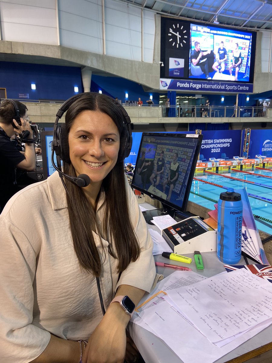 aimee_willmott's tweet photo. Enjoying being part of the commentary team alongside @Andyjamesonswim at #BCS22! 

What events are you most looking forward to tonight in our penultimate finals session 👀?  

It’s going to be a night of head to head racing 🥵💨 https://t.co/uWbtggkbql