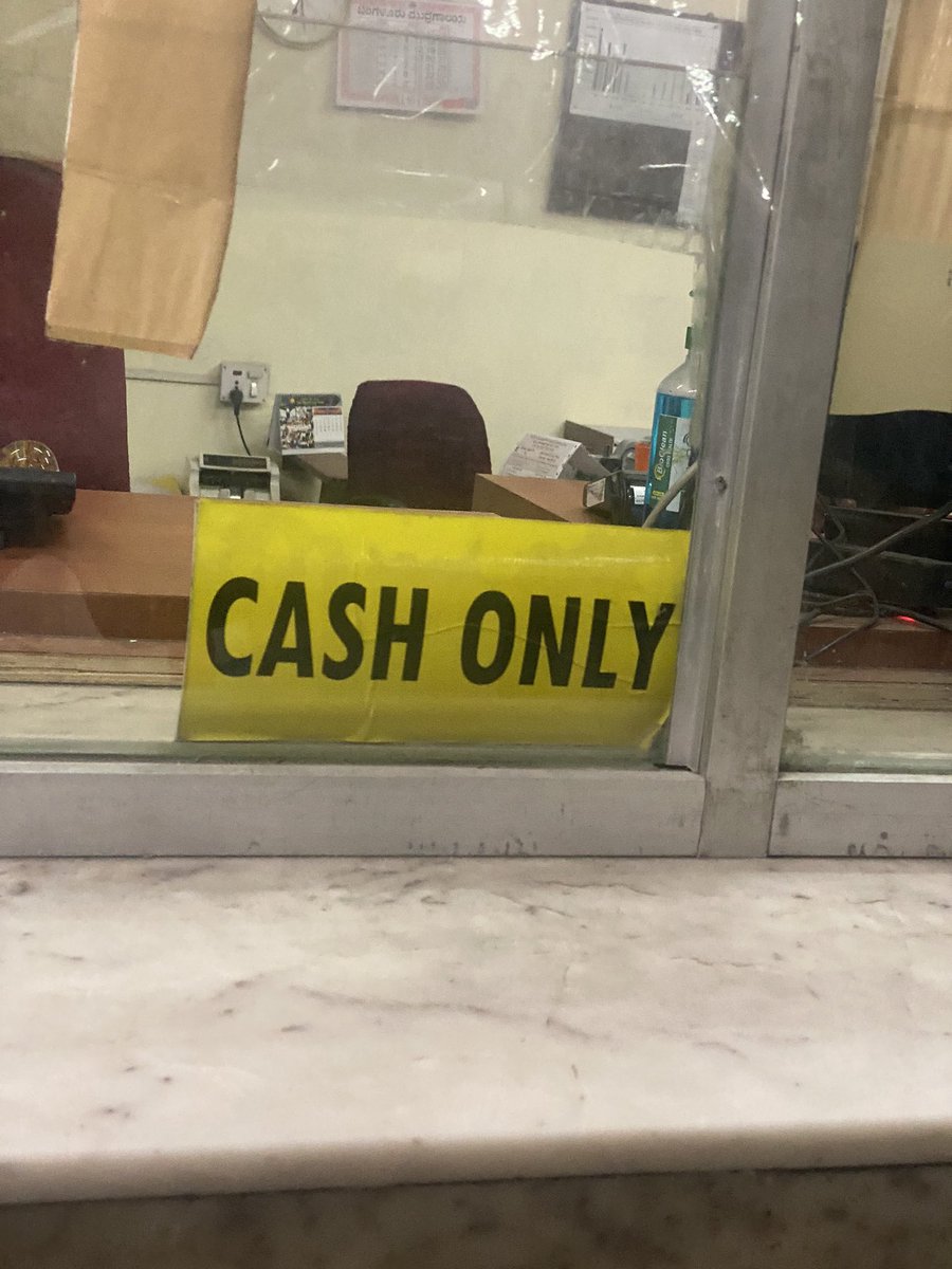 sharath006's tweet photo. @IRCTCofficial BSK 2nd stage, Bangalore booking centre not accepting card or UPI. @RailMinIndia what kind of #DigitalIndia is this? https://t.co/HipKneTy6Q