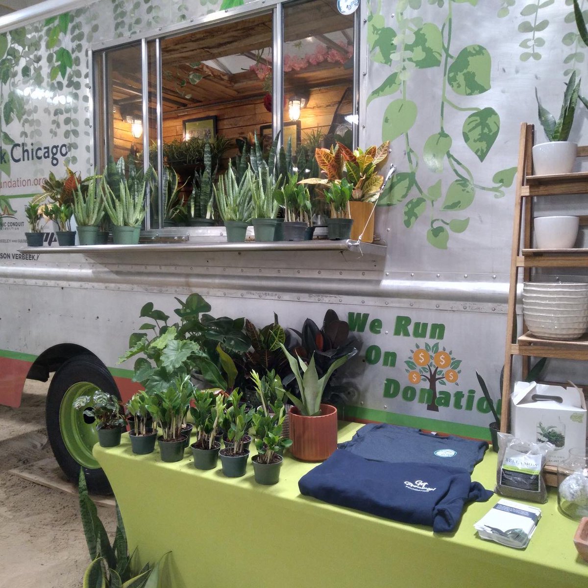 🌱 Plant Truck Chicago POP-UP ALERT! Today and tomorrow!!
<a href="/ChicagoAgHS/">Chgo HS Ag Sciences</a> Flower &amp; Garden Show. Find the truck at 3857 W 111th St. Chicago, IL on Sat. April 9: 11am-5pm and Sun. April 10: 12pm-4pm. #getgrowing
