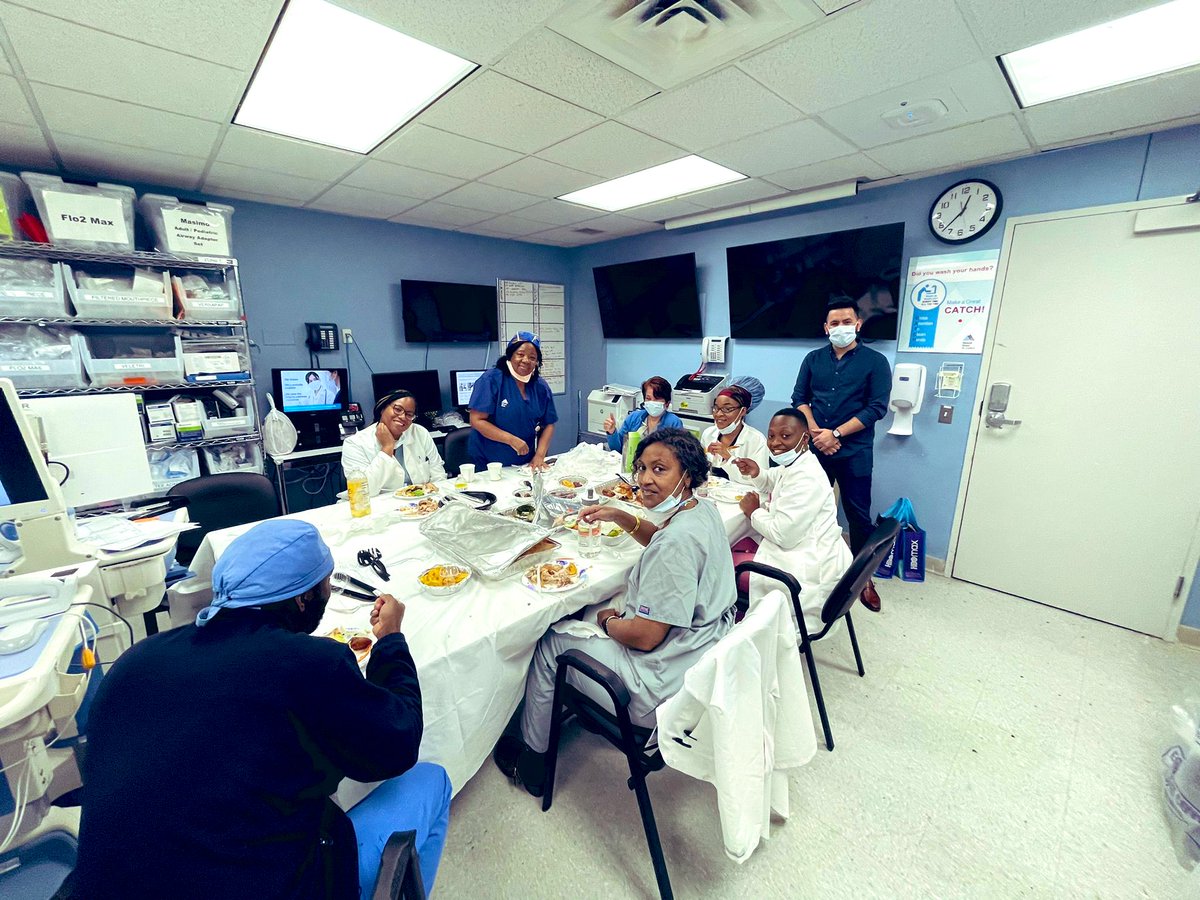 SmallBizzyBone's tweet photo. 🚨Happy to explain the benefits of #FirstNet to our communities Respiratory Therapist 🧑🏽‍⚕️👩🏼‍⚕️👨🏽‍⚕️ yesterday with @CWServicesNY #2727Broadway AR Shawn &amp; Dennis! 

Our way of thanking you for being a #HealthcareHero 🦸

#FindAFirstResponder ⛑
#PortPositivity 📈 https://t.co/Ip6aXwAewy
