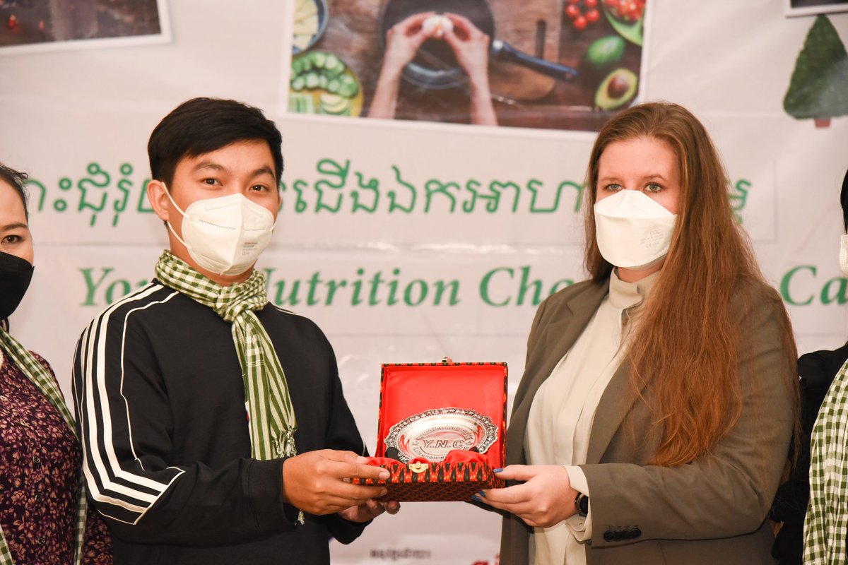 HKroeun's tweet photo. Congratulations to our youth nutrition champions for great competition to cook healthy food! Thanks to Dr Sanne for honoring this. @SanneSigh https://t.co/lAlWXKnaDQ