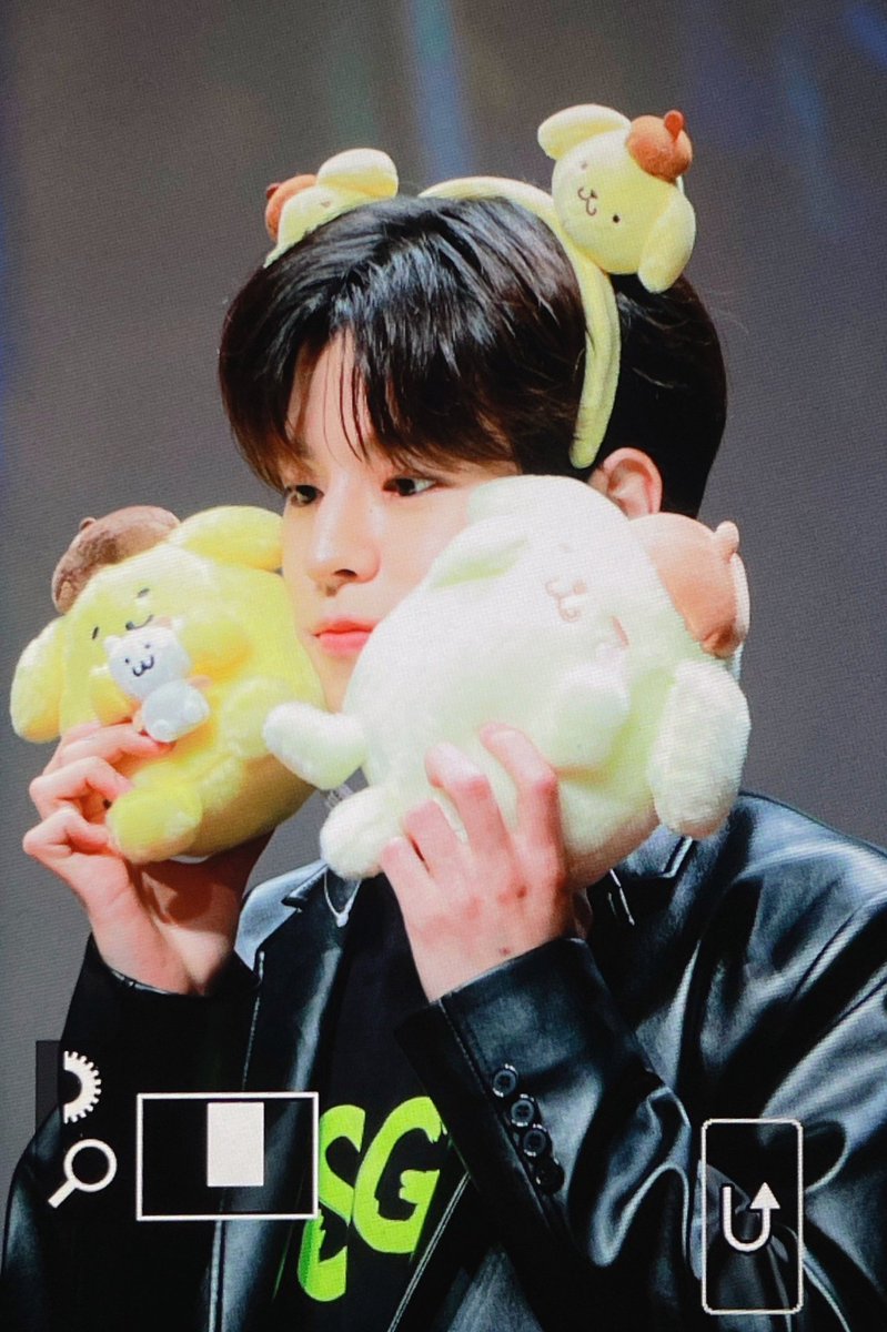 moondangdang's tweet photo. 2019년                                       2022년 

여긴 폼푸 승민이의 나라야 https://t.co/myr3jF7fyr