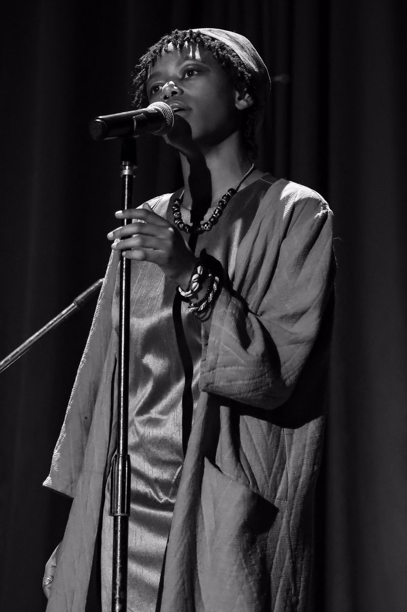 KayaByinshii's tweet photo. One by One.

It means a lot for artists to have a space to grow and share the arts. 

Thank you @usengadida x @WRuzibiza pour ‘L’Espace’ ❤️

And am grateful @ChristelArras captures every moment of the journey ✨ https://t.co/oaDvxgk30L