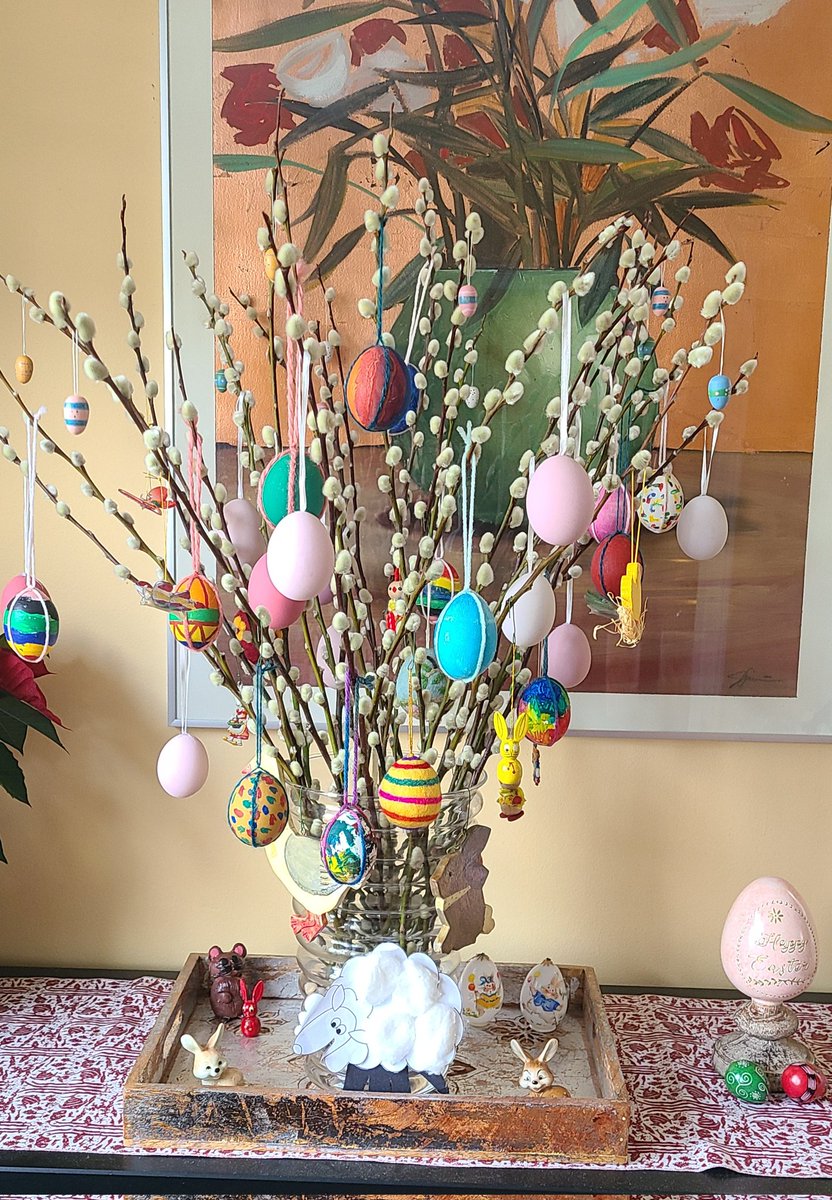 DAISYLittleOne1's tweet photo. #easterDeco is up! https://t.co/Crcp4MaUgK
