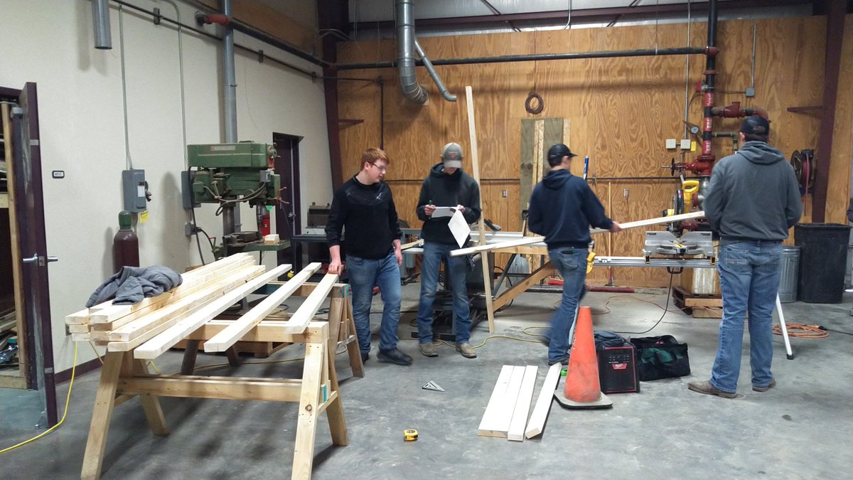 nfritz128's tweet photo. Congratulations to these 4 for taking home 1st place in the construction portion of the SCC Skills Trowdown. #mepoclassroom https://t.co/cxtyZV05vq