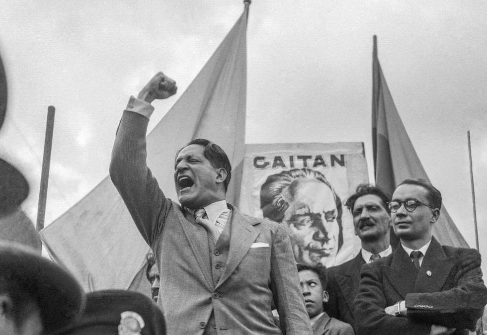 JuanCar67841698's tweet photo. Un dia como hoy de 1948 la oligarquia colombiana ordena asesinar a Jorge Eliécer Gaitán. No se dieron cuenta que, como él mismo dijo, "El Pueblo es Superior a sus dirigentes" y que él "no era un hombre, sino un pueblo". #GaitanViveCarajo @HistoriaM19 @JosePinto_MRT https://t.co/o6gAc6axeQ