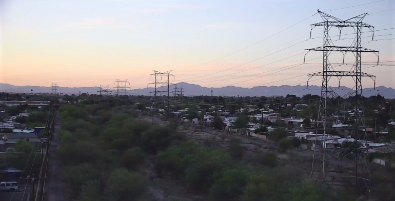 ArizonaDOT's tweet photo. QUIZ TIME!

Do you know the location of the AZ511 camera that took this photo?

You have five hours to guess before the answer is revealed.

#AZ511 https://t.co/q6Ztxs0ZEN