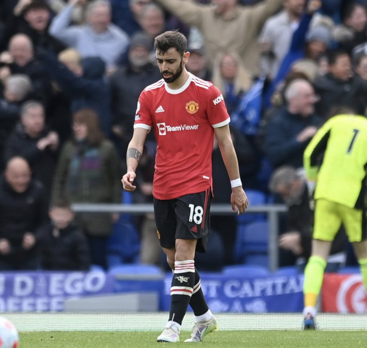 BeardedGenius's tweet photo. 'Today was not good enough. We must stand together and fight until the end. Away fans fantastic as always 👏🏼' https://t.co/eaUg7pFDXY