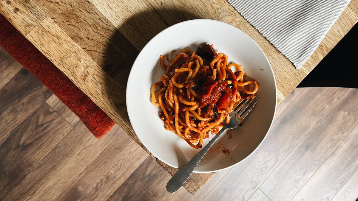 been ill with a bad case of covid that’s knocked me out over the past week but I have finally found some energy and now I have this beautiful plate of pasta 🍝