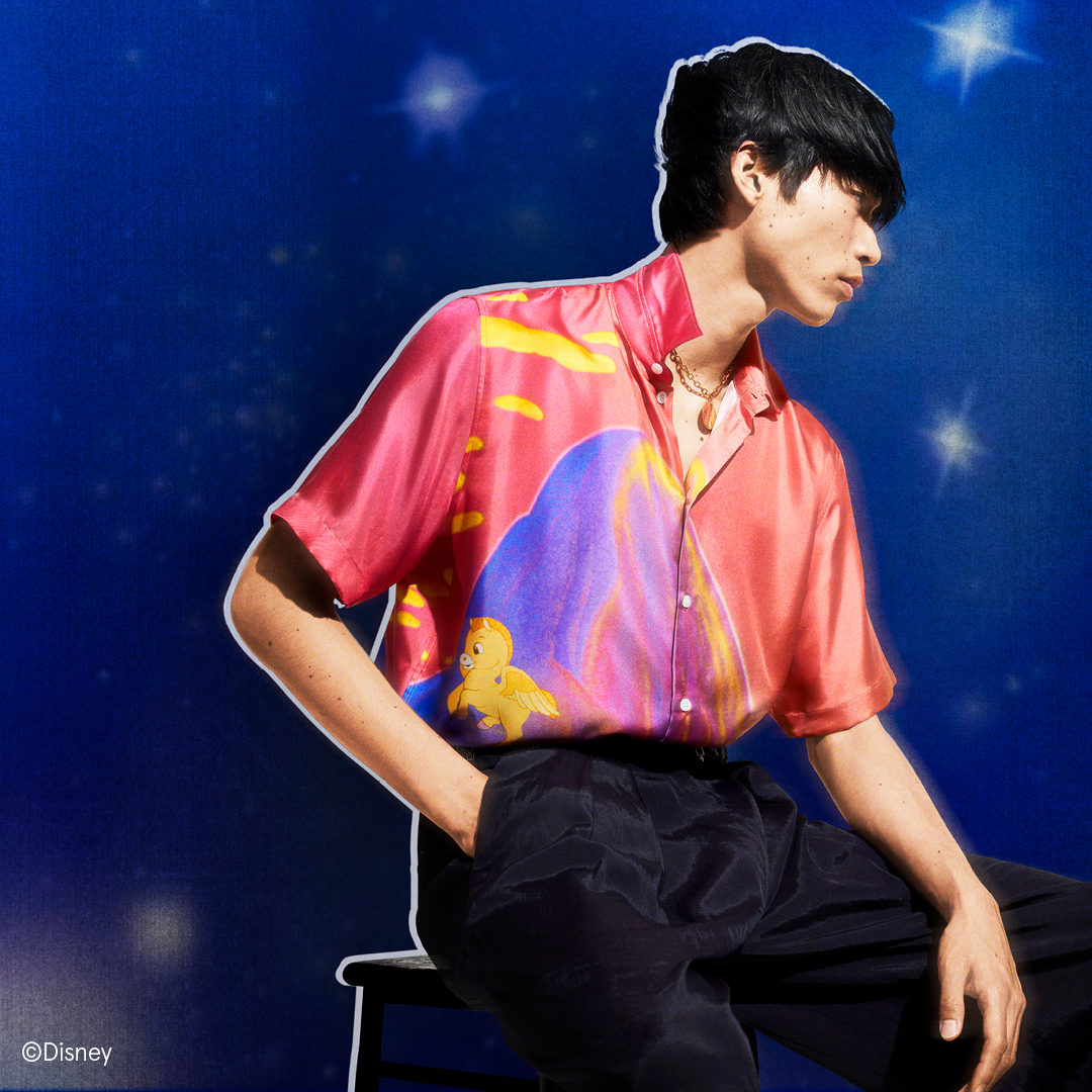 StellaMcCartney's tweet photo. Escape into the illusory imagery of Disney’s Fantasia, creating a forward-facing nostalgia on unisex shirting and fringe kaftans.
Shop #StellaMcCartney Presents ©Disney Fantasia capsule in-store and online now: https://t.co/BXfghoQzGY
#Disney #StellaShared https://t.co/EIu2YL6eU7