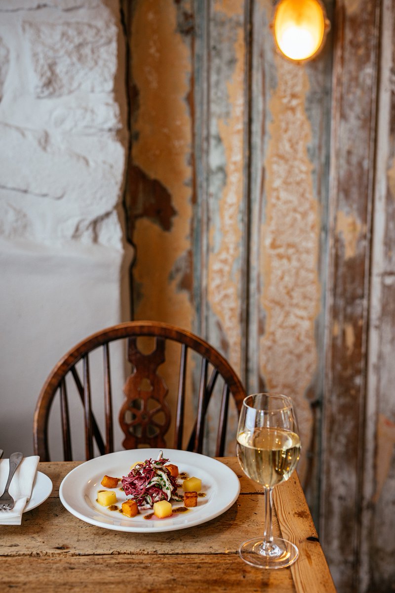ThePacketInn's tweet image. A good old stomp around the Godolphin Estate is the perfect way to blow away the cobwebs before refuelling with a cosy lunch here at The Packet... The bluebells can be incredible! 

#exploringcornwall #godolphin #nationaltrust #springincornwall #bluebellwoods #daysoutincornwall