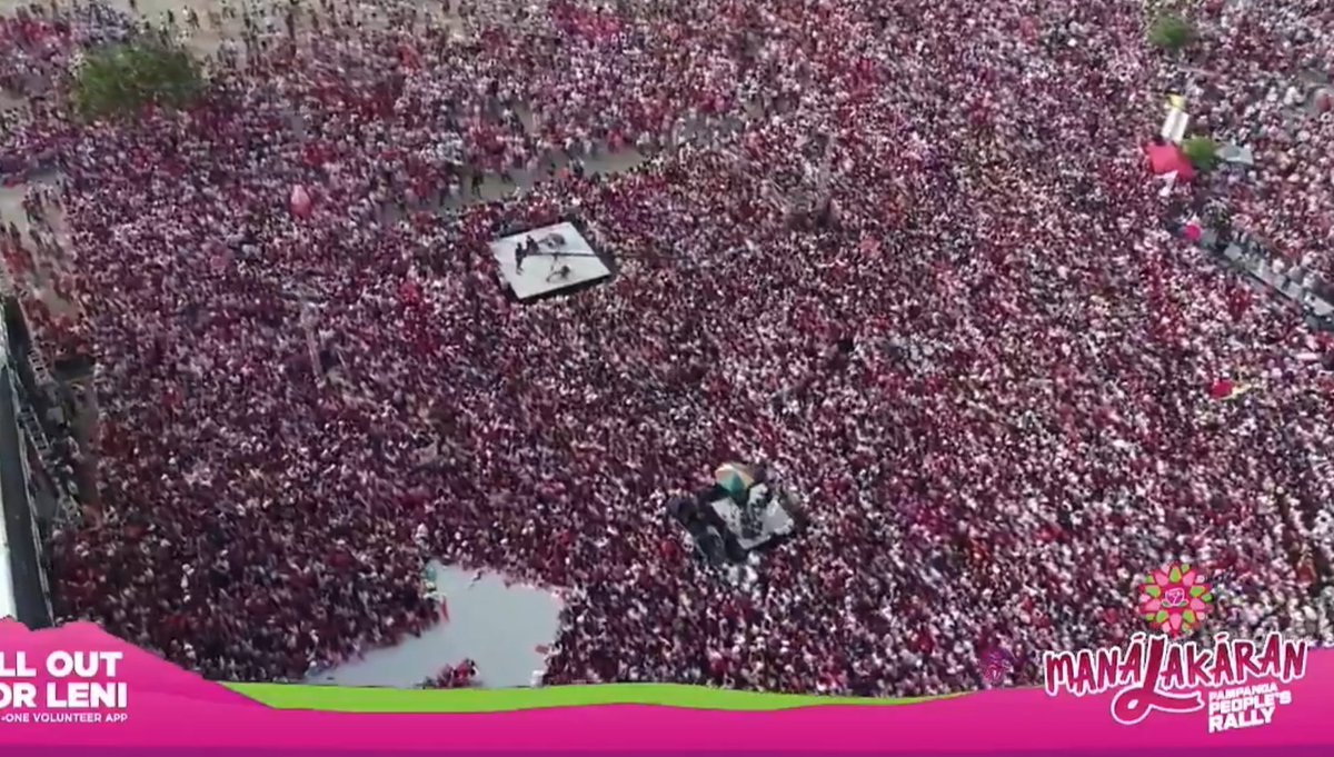 themoviecraze's tweet photo. UPDATE: Here's the drone shot for #PampangaIsPink rally as of 5PM 💗💗 SALAMAT 70,000+ KAKAMPINKS!!!! 😭😭😭

#KabaLENIKIKO #LeniNaPampanga #Manalakaran https://t.co/L3I8ri57ZU