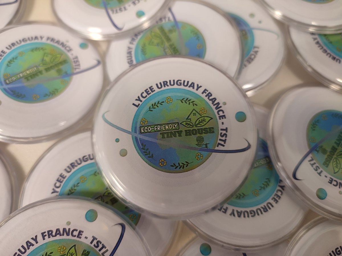 VJarrousse's tweet photo. JPO @lyceeUruguay77 c'est l'occasion pour les #TSTL de mettre en avant leurs projets support de grand oral.
#TinyHouse #developpementdurable #Ecoclub https://t.co/qki6t3BPlN