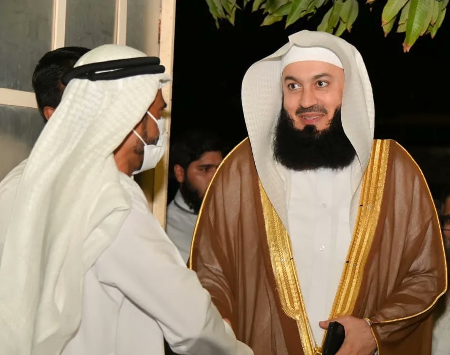 muftimenk's tweet photo. Huge turnout in Dubai last night. Maa shaa Allah Tabarakallah https://t.co/q1r6KUeB7J