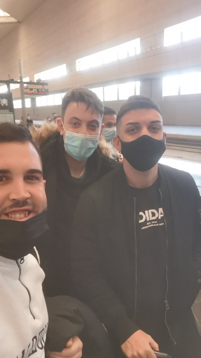 RaulSV9's tweet photo. Por Zaragoza a ver un poco de @esportslaliga https://t.co/KVSOHstMFl