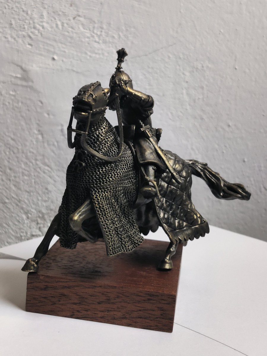 XviProyecto's tweet photo. SORTEO 1 aniversario. Vamos a por el 3°. Este precioso Caballero medieval a 90 mm. (De Reconquer Miniatures) Desde ahora hasta el lunes a las 15:00. Sólo envío gratuito a España. 
Condiciones para participar: Seguirme y retuitear.
Carlos I será la cuarta. 👇👇👇 https://t.co/0FptTh5FrX
