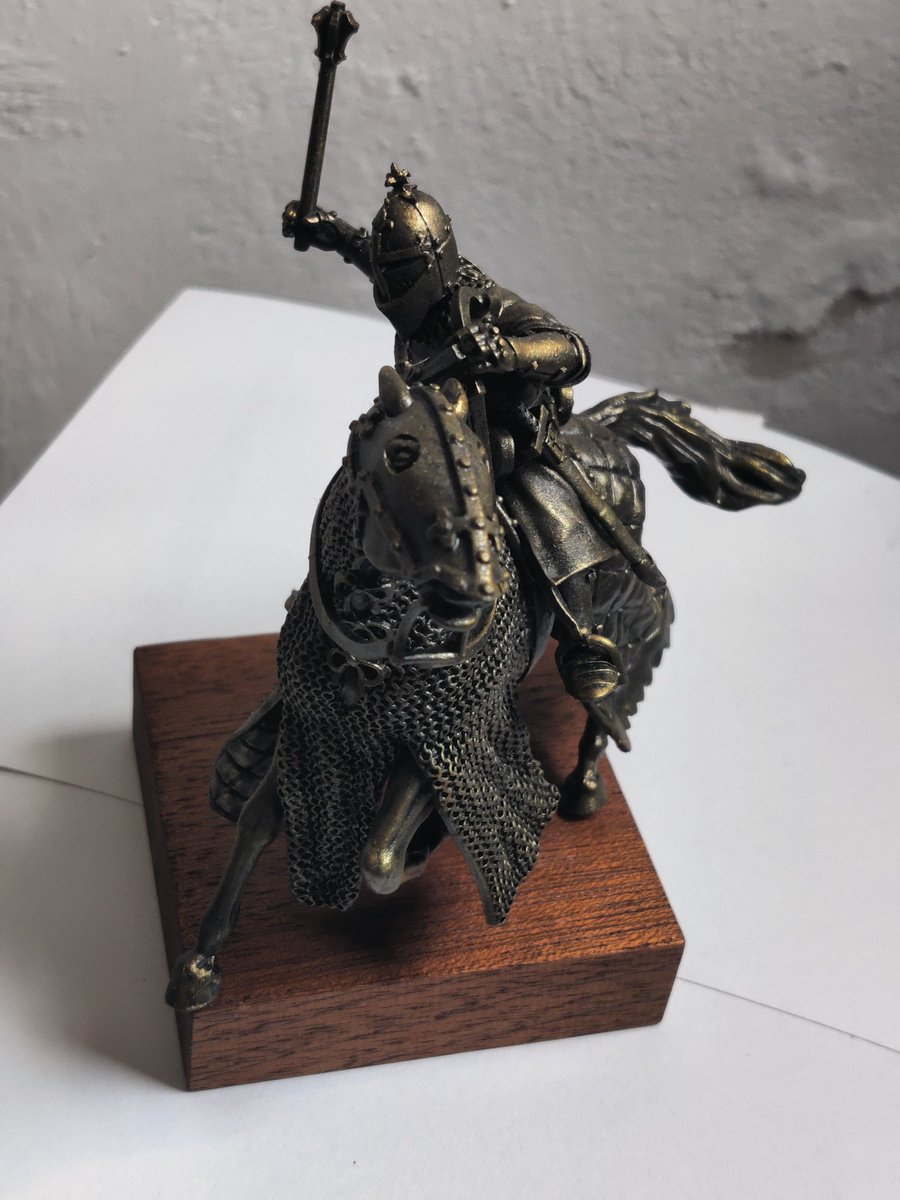 XviProyecto's tweet photo. SORTEO 1 aniversario. Vamos a por el 3°. Este precioso Caballero medieval a 90 mm. (De Reconquer Miniatures) Desde ahora hasta el lunes a las 15:00. Sólo envío gratuito a España. 
Condiciones para participar: Seguirme y retuitear.
Carlos I será la cuarta. 👇👇👇 https://t.co/0FptTh5FrX