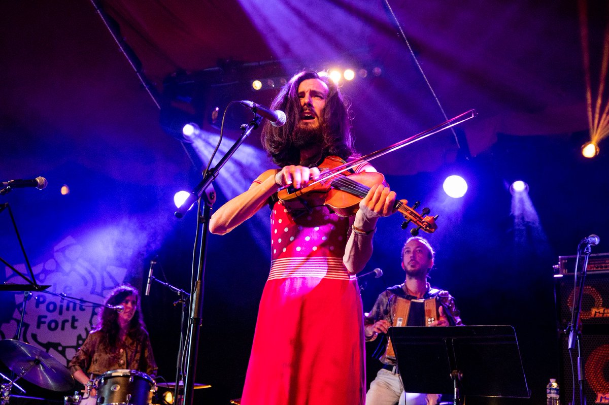 aubervilliers93's tweet photo. Le Collectif Medz Bazar s'est produit, le 8/04, au Point Fort d’#Aubervilliers avec un bal aux sonorités des danses d’Europe, du Moyen Orient... En 1ère partie, THE RESIDENTS s’est illustré avec des chansons traditionnelles soudanaises, afghanes ou encore égyptiennes.
#pointfort https://t.co/Me5RfID8Id