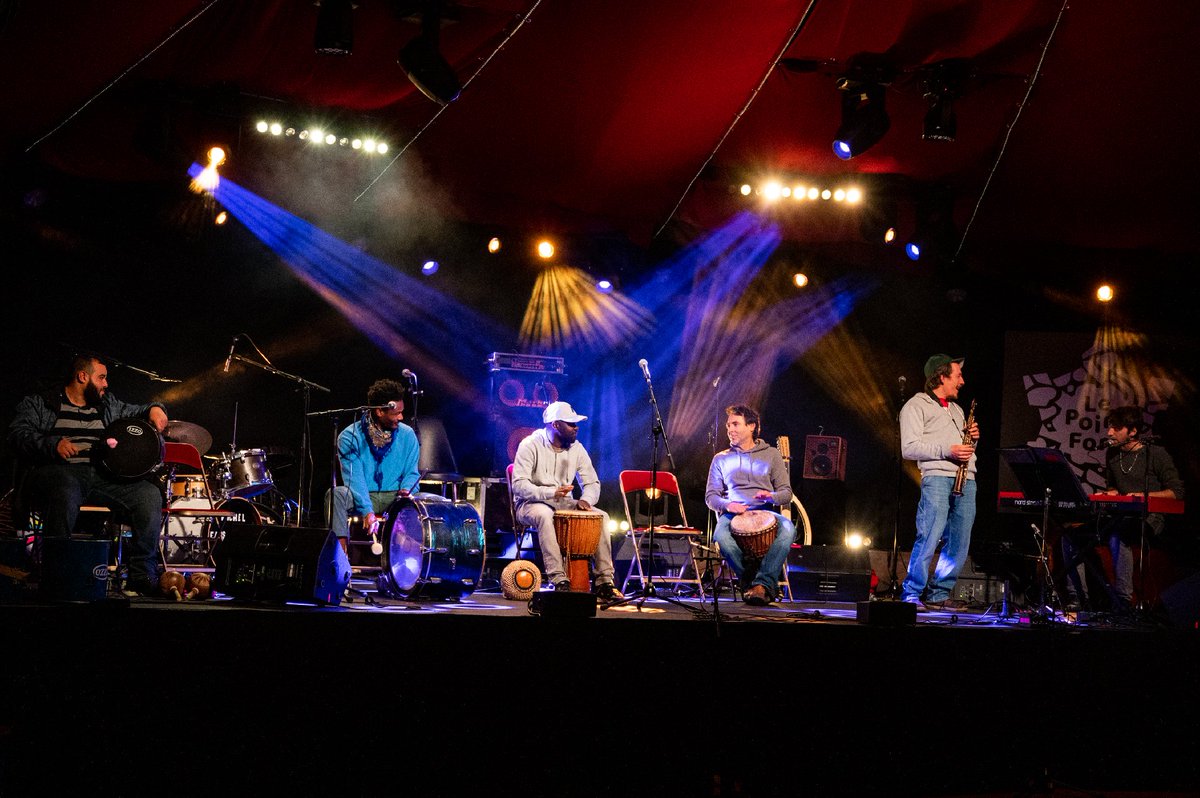 aubervilliers93's tweet photo. Le Collectif Medz Bazar s'est produit, le 8/04, au Point Fort d’#Aubervilliers avec un bal aux sonorités des danses d’Europe, du Moyen Orient... En 1ère partie, THE RESIDENTS s’est illustré avec des chansons traditionnelles soudanaises, afghanes ou encore égyptiennes.
#pointfort https://t.co/Me5RfID8Id