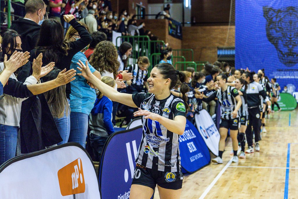 💣 REGALAMOS 200 INVITACIONES 💣

✅ ¿Cómo conseguirlas?

📍 Tienda Lo Mejor (C/Martínez Maldonado)
📆 Abierta de lunes a miércoles y sábado por la mañana
‼️ 2 entradas/persona

💥 ¡Te espera un PARTIDAZO!

🆚 <a href="/cbm_elche/">Atticgo Balonmano Elche</a> 
📆 Sábado 16 abril
⏱️ 18:00 horas
🏟️ Carranque