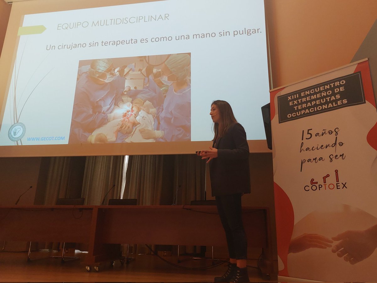 "Un cirujano sin terapeuta es como una mano sin pulgar". Carmen Menaya, Terapeuta Ocupacional en la Unidad de Cirugía de la Mano y Microcorugía en La Laguna #XIIIEExTO