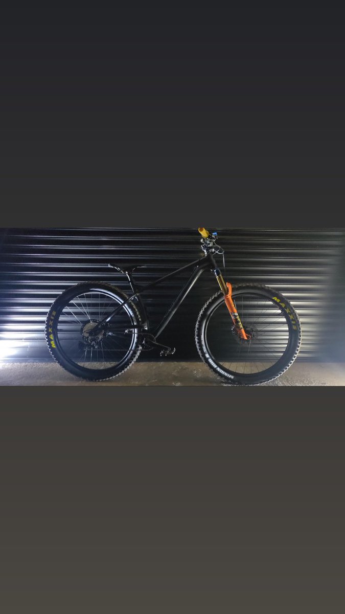 ajselwood's tweet photo. @Chain__Reaction I think this may have been the only time it’s been clean! #trekstache https://t.co/dJAkpFN9LA