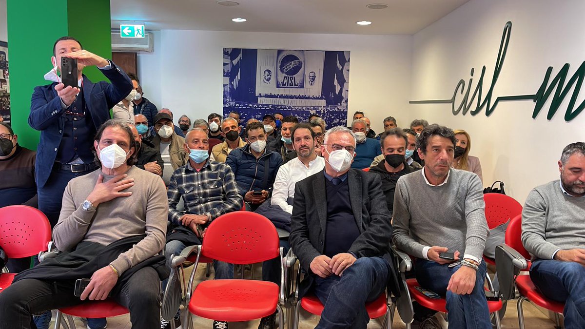 FilcaCisl's tweet photo. Prosegue senza sosta il processo di rinnovamento nella Filca, a tutti i livelli. Nino Botta è stato eletto segretario generale della Filca #Messina. Presenti ai lavori del CG il segretario nazionale De Luca e i segretari generali Cisl Messina, Alibrandi, e Filca Sicilia, D'Anca. https://t.co/I1VGnsknyb