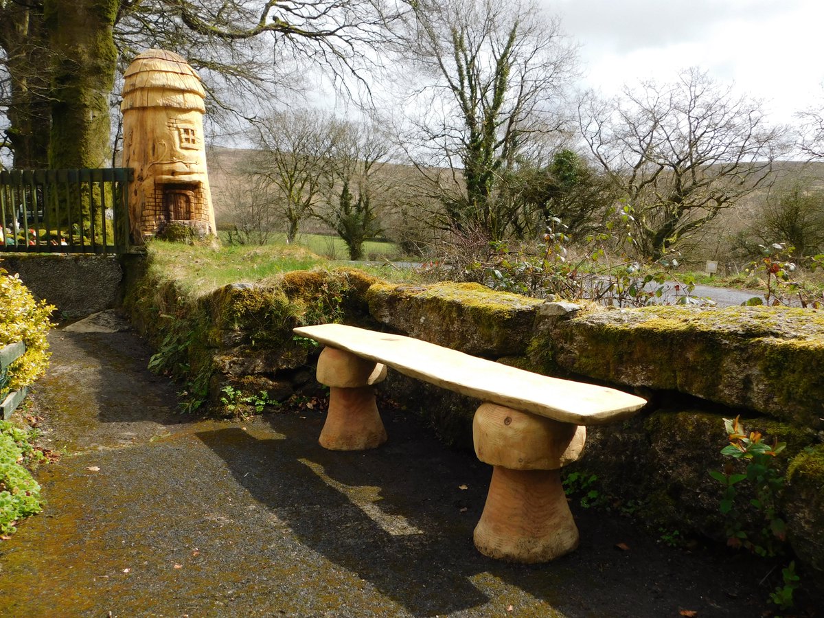 The_pixieland's tweet photo. Scott has once again been busy with his chainsaw for us and created this delightful seat for the garden! #Pixieland #Dartmoor #Devon #woodcarving #handmade #mushrooms #countryside #garden #birds #pixie #gnome #butterfly https://t.co/LqYCS5Rxto
