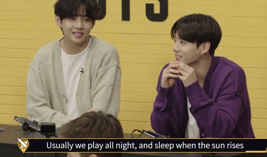 taekookfoever's tweet photo. connecting the dots 😭 https://t.co/X4df7lvp66