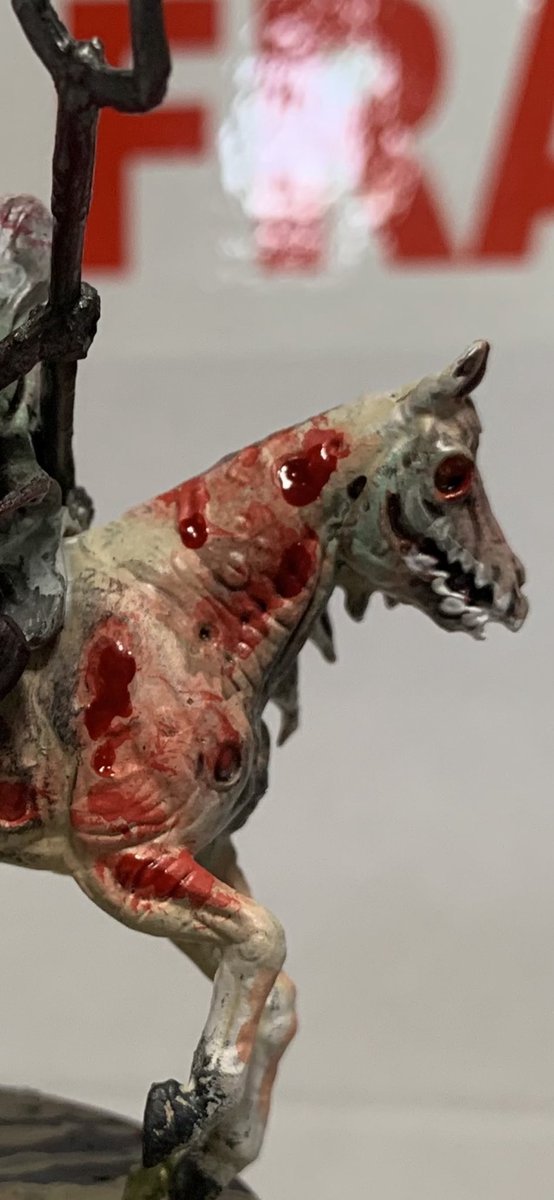 NavajoBirdsong's tweet photo. #MassiveDarkness2 #RoamingMonster #4Horsemen #painting
Love how these guys have turned out! https://t.co/INX7VQjCse