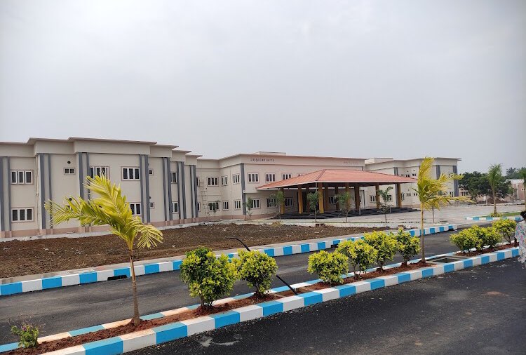 drrajeshks's tweet image. International Institute of Yoga &amp;amp; Naturopathy Medical Sciences, Chengalpattu, Tamilnadu is now fully built and ready! Built on a 50 acre site at a cost of Rs 100 Crores, the Institute is one of its kind, established by Govt of Tamilnadu. 
@moayush @narendramodi @sarbanandsonwal