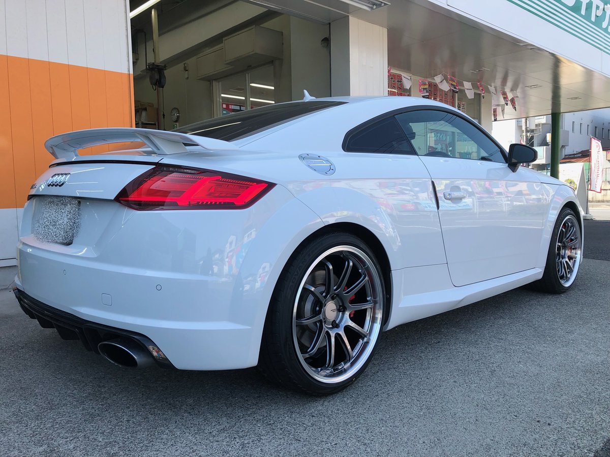 tg_zama's tweet photo. ＃アウディ　＃TTRS　に
＃ADVANRacing　RS-DF　プログレッシブ
マニシング＆レーシングハイパーブラック
装着しました🤩
鍛造ホイールなので、
純正ホイールとは比べ物にならない軽さです😏
TTにとても良く似合うデザインです😆
ありがとうございました。
＃タイヤガーデン　＃YOKOHAMAWHEEL　＃RSDF https://t.co/oL0Mu1JTjh