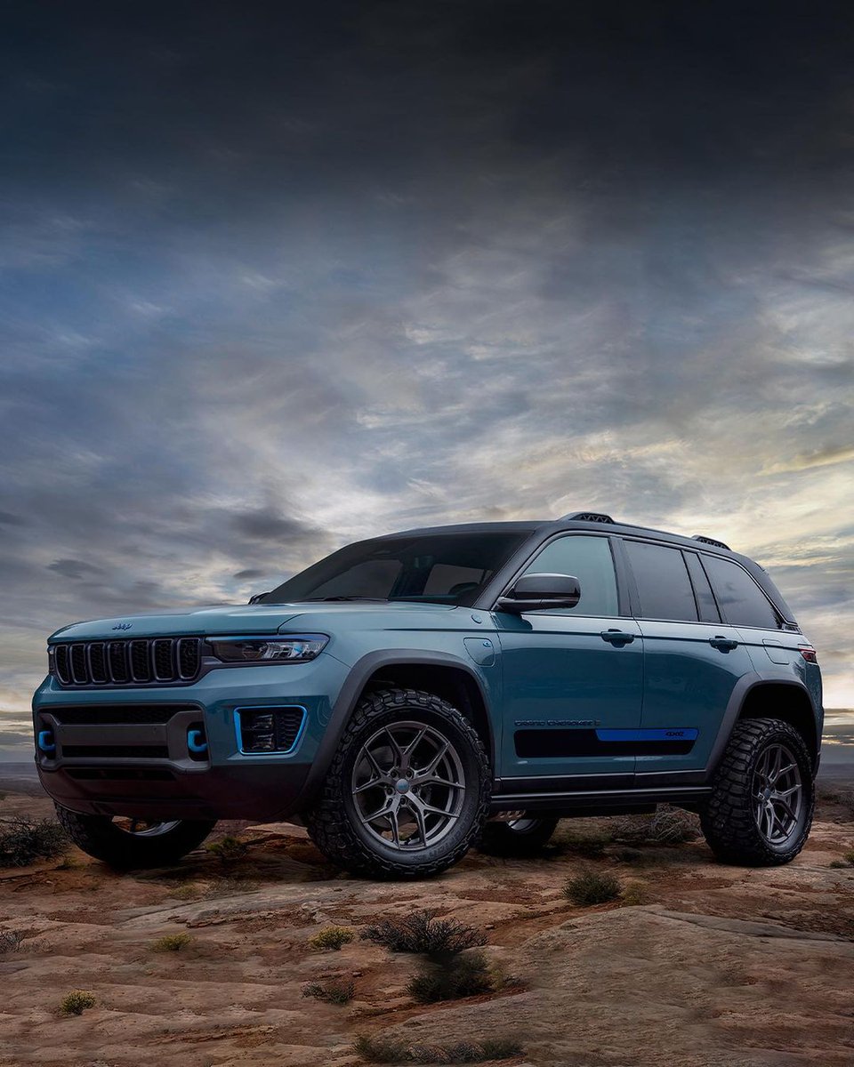 JeepStore tweet picture