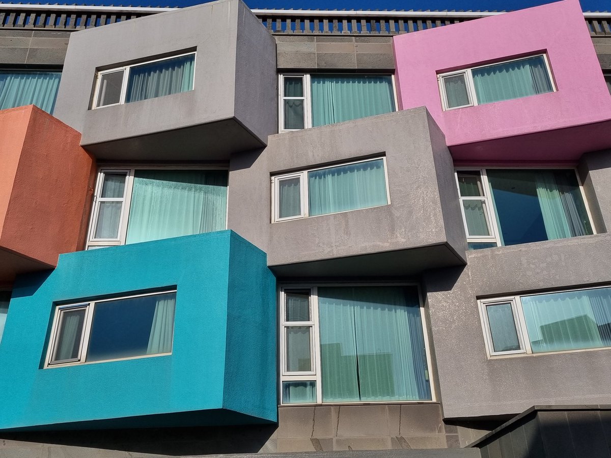 dmac5dmark2's tweet photo. Some interesting looking architecture at this resort near the Yongduam coastline road in #Jeju City, South Korea. #architecture #travel

📸 Douglas MacDonald https://t.co/TJjzYrB0GD