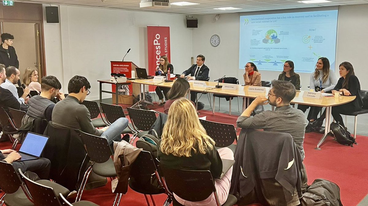 Excellent discussion with <a href="/sciencespo/">Sciences Po</a> 🇫🇷 students on our #LatinAmerican #EconomicOutlook LEO and led by former #SciencesPo students at @OECD_Centre
➡️ Macro. context., int. partnerships, social contract. 
Many thanks to the #LAC student association <a href="/AbyaYalaParis/">SciencesPo Latin America Student Assoc.</a> for the invite❗️