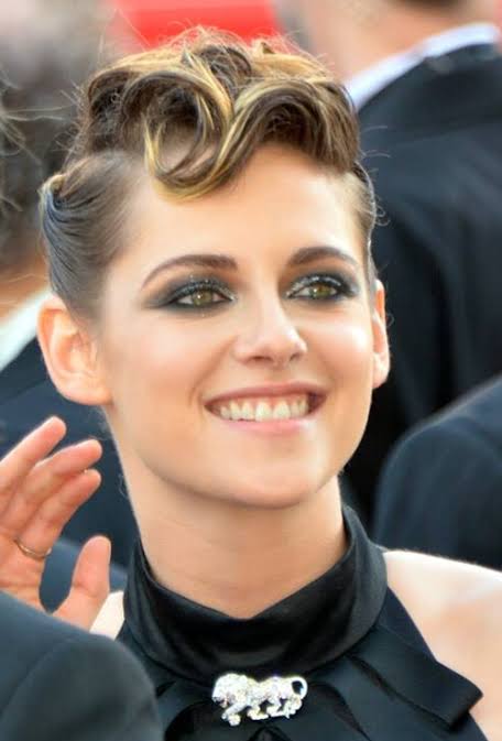 Happy Birthday Kristen Stewart

Fairest of them all  