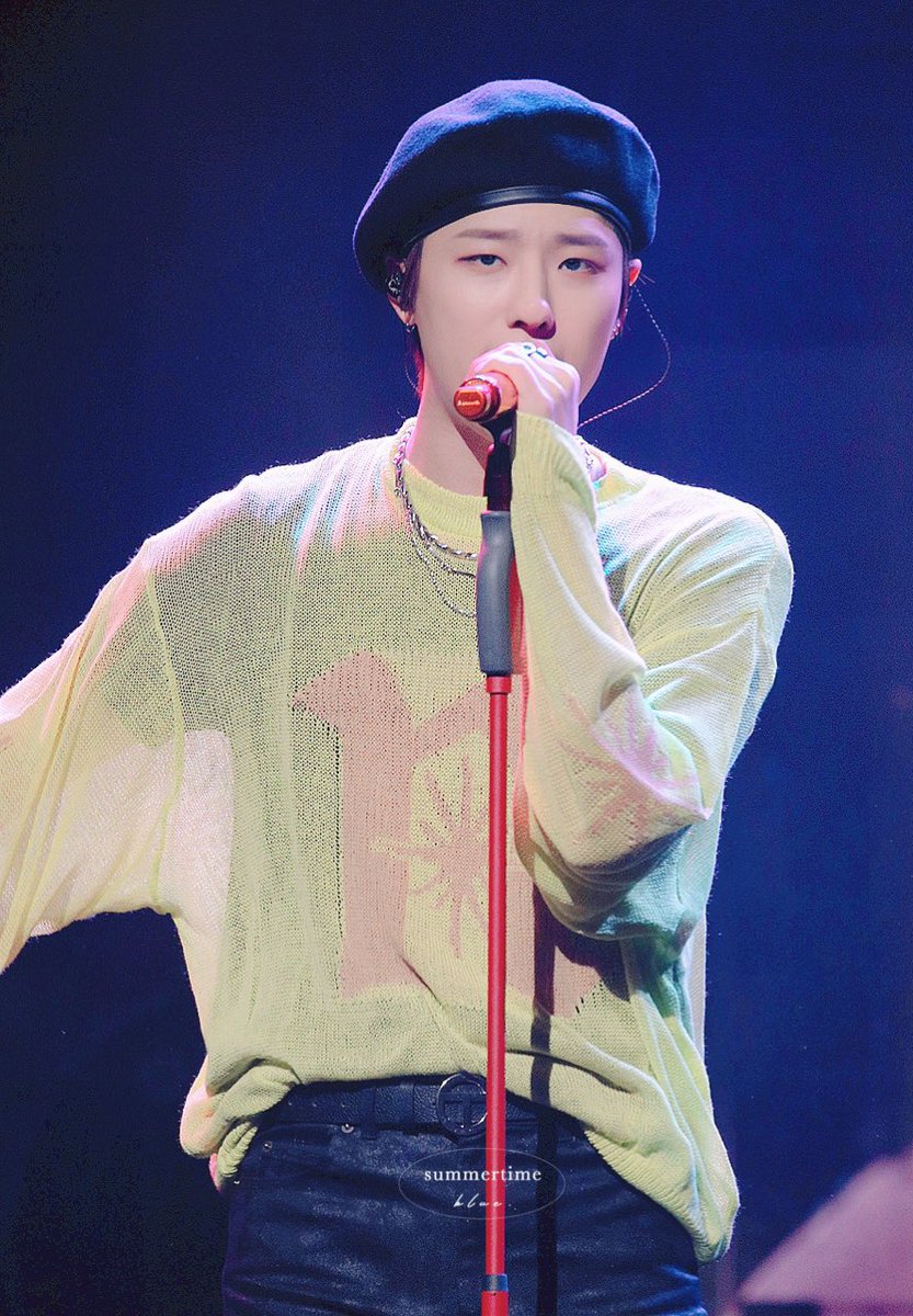 wdzdeun's tweet photo. 하...................
역삼각형상체에 쭉뻗은하체.. 옷핏존나살고
얼굴은주먹만해가지고말랑....함 https://t.co/wOWBfzQa3m