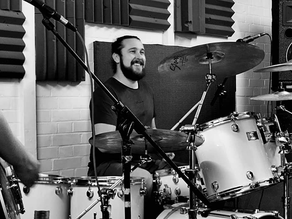 Less than one week before this beautiful face will be smiling at you from behind a drum kit!

<a href="/_jrhemingway_/">Jordan Hemingway</a> and full band at <a href="/JukeboxLdn/">Jukebox Ldn</a> this Good Friday 🖤

#unsigned #unsignedtalent #NewMusic