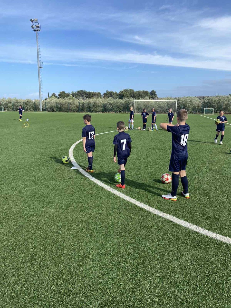 nd_crnuce's tweet photo. ⚽️Selekcije do 8, 9, 10 in 11 let se nahajajo na pripravah v Novigradu! Vzdušje je odlično, poudarek pa je tudi na nogometnem treningu. #crnuce #nogomet #novigrad #2022 https://t.co/nk9rbHEdT3