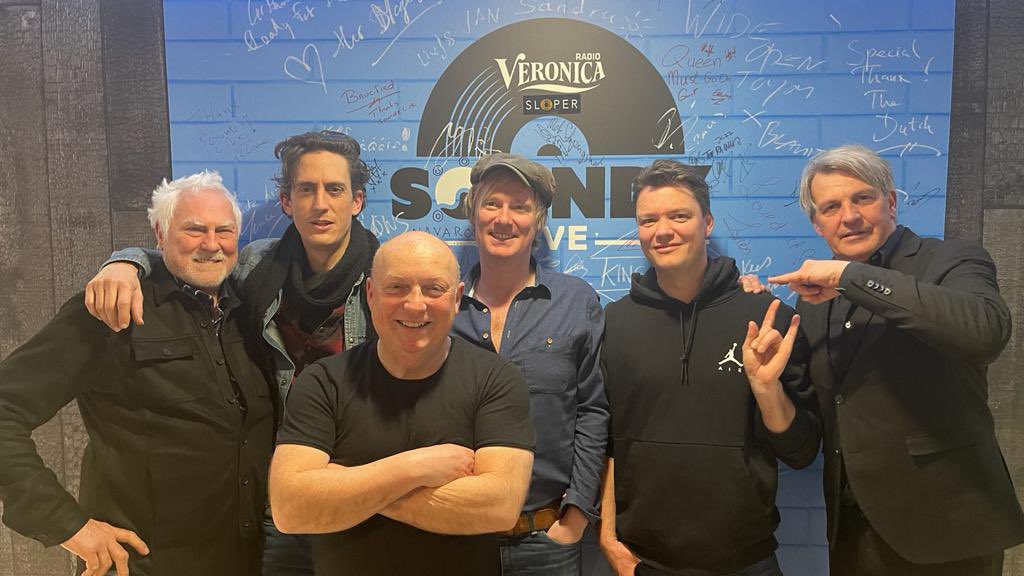 soundzmagazine's tweet photo. Was weer een mooie Soundz Live avond om het weekend mee te beginnen! Dank aan @TuskyNL , The Rasmus en Sloper voor een avond vol lekkere live muziek! Tot volgende week weer….🎶🎶 #soundz #live #tusky #therasmus #sloper https://t.co/mXRhZA90fH