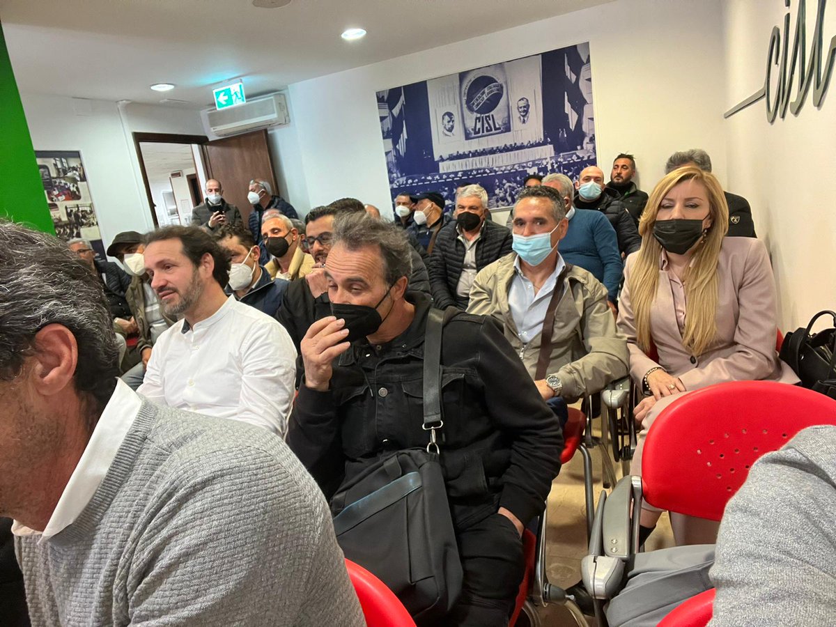 FilcaCisl's tweet photo. Dal Consiglio generale della Filca di Messina un grande ringraziamento al segretario generale Enzo Pelle e a tutta la segreteria nazionale per gli ottimi risultati raggiunti con il rinnovo dei contratti #edilizia e #cemento. https://t.co/odzhxfjqSv
