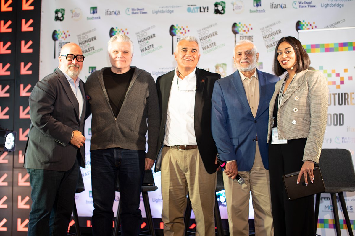 IFANCA's tweet photo. Thank you @WeDontHaveTime, @LittleHerds, & @foodtank for bringing this event together and our panel @andrewzimmern, @JackAcree, @swetac, and Dr. Riaz for sharing their insights on #foodsecurity and #halal certification during #FutureFoodSXSW. #halalforall https://t.co/C7Ni0VpsnC https://t.co/ZGRfZXXqnS