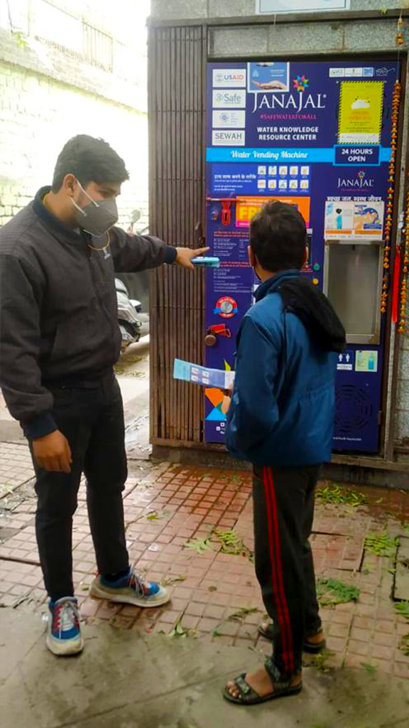 JanaJalImpact's tweet photo. Children are our nation’s future &amp; it is important to teach them the importance of safety &amp; hygiene from a young age. #JanaJal representatives took to the streets to educate children about water safety, over at JanaJal #WaterATMs.Here are some snapshots
@usaid_india @alliance_swe https://t.co/KJ4HBrHRLQ